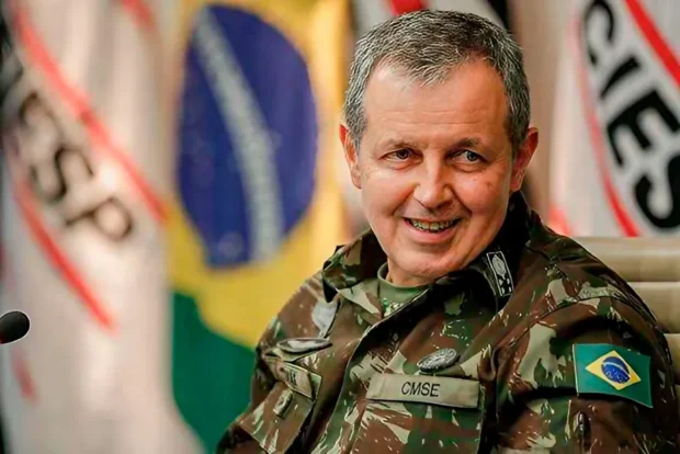 Genral Tomás, Comandante do Exército Brasileiro: como o Exército Brasileiro funciona no dia a dia?