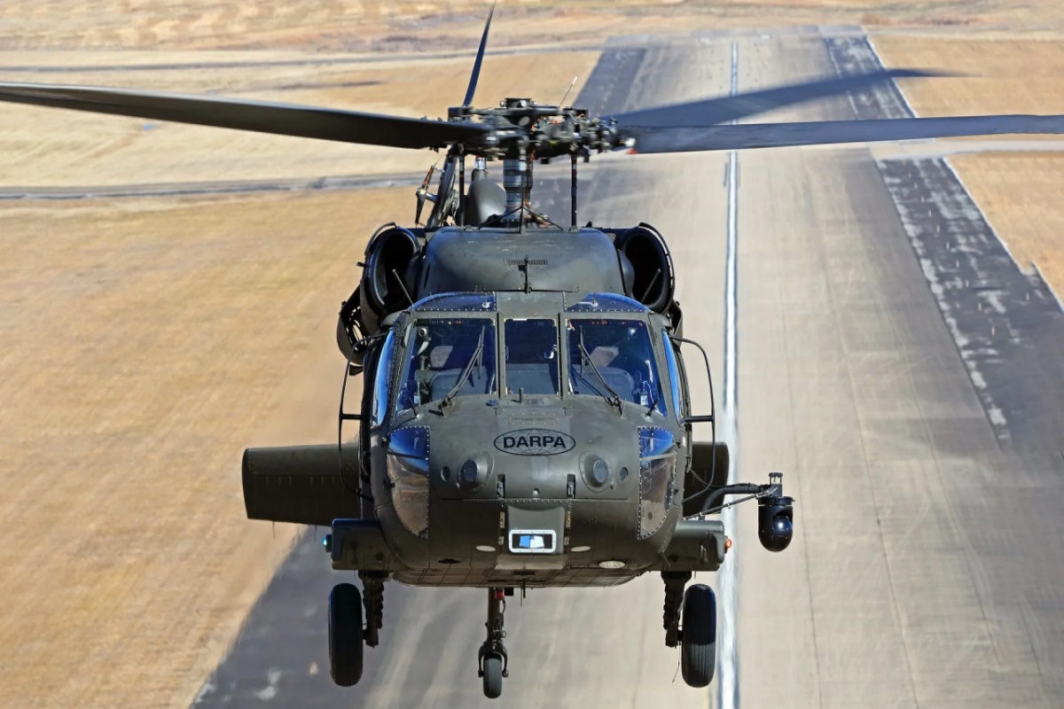 O Exército Brasileiro, com o apoio da FAB e sua poderosa aeronave H-60 ‘Black Hawk’, infiltrou militares no combate aos ilícitos ambientais e desarticulou estruturas em uma megaoperação conjunta das Forças Armadas