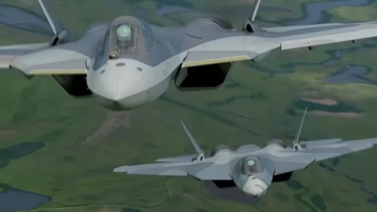 Su-57 russo presenteia os céus: nenhum caça pode rivalizar. Um padrão inigualável com precisão letal de excelência em combate, superando o F-35 e o Eurofighter em furtividade, como referência mundial na aviação militar