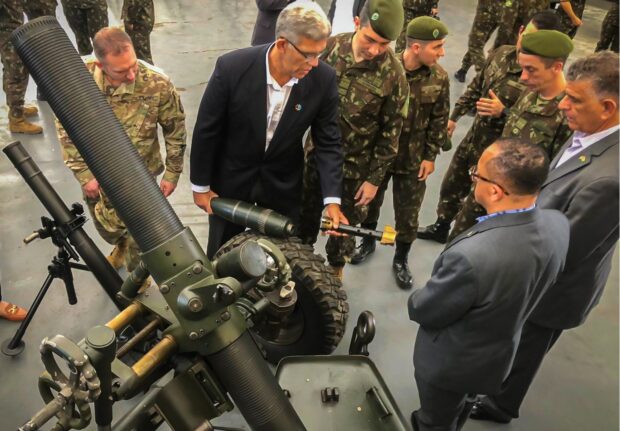 Exército Brasileiro anuncia parceria com os EUA.