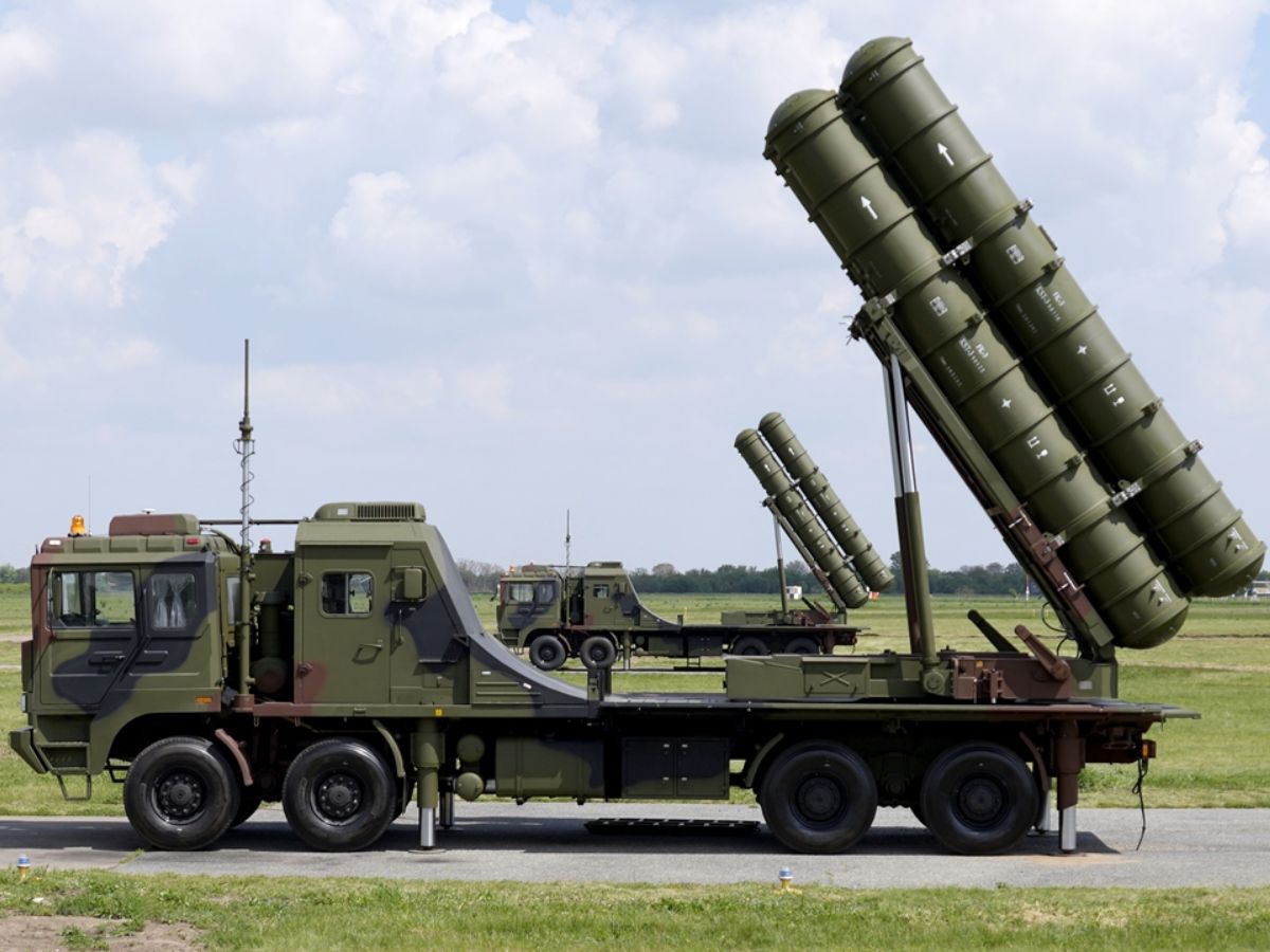 Serbia se torna o primeiro país europeu a implantar sistema de defesa aérea chinês FK-3, reforçando segurança e desafiando padrões da OTAN