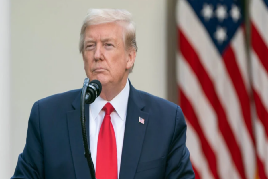 Forças Armadas dos EUA viram manchete mundial: Donald Trump assina decreto de reintegração e revoga a vacinação obrigatória para os militares
