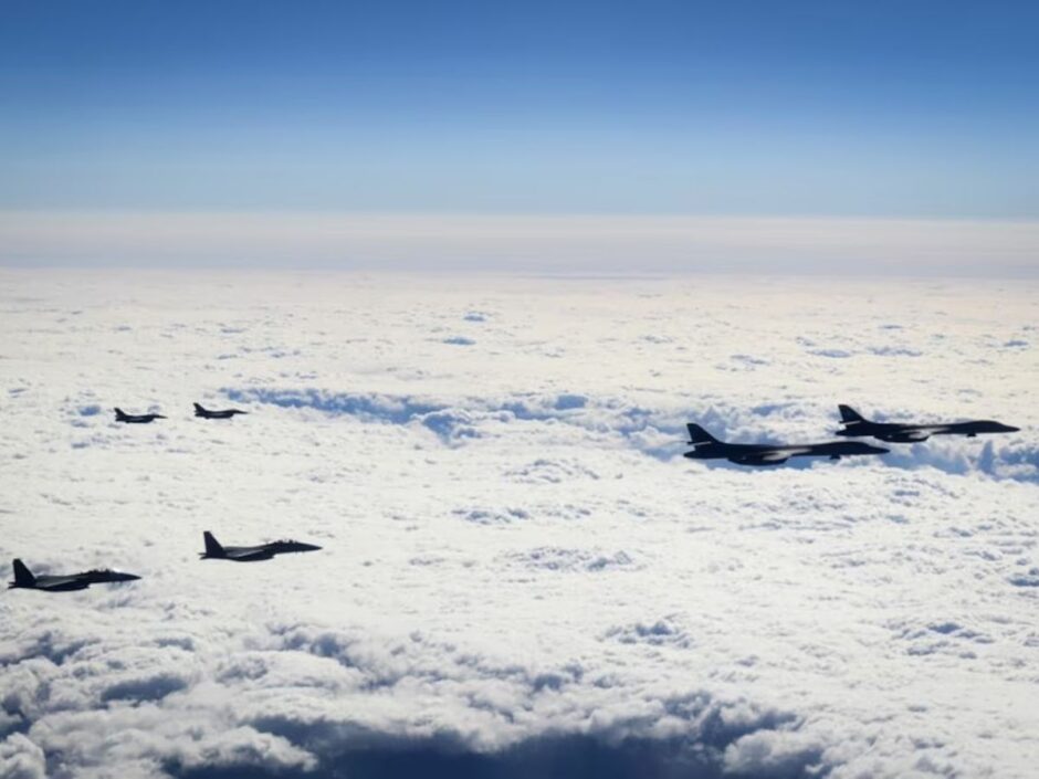 Força Aérea do Japão, Coreia do Sul e EUA realizam primeira escolta estratégica de bombardeiros B-1B na região do Indo-Pacífico em 2025