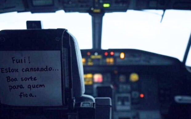 Pilotos e médicos pedem baixa da Força Aérea
