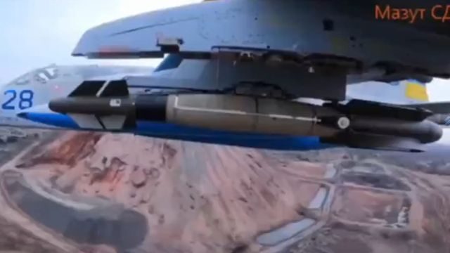 Letal e avançado: Su-25 da força aérea ucraniana lança o míssil Hammer de 250 kg, uma das armas mais letais da França, equipado com GPS e guiagem laser, atingindo postos de comando russos a longas distâncias com alta precisão