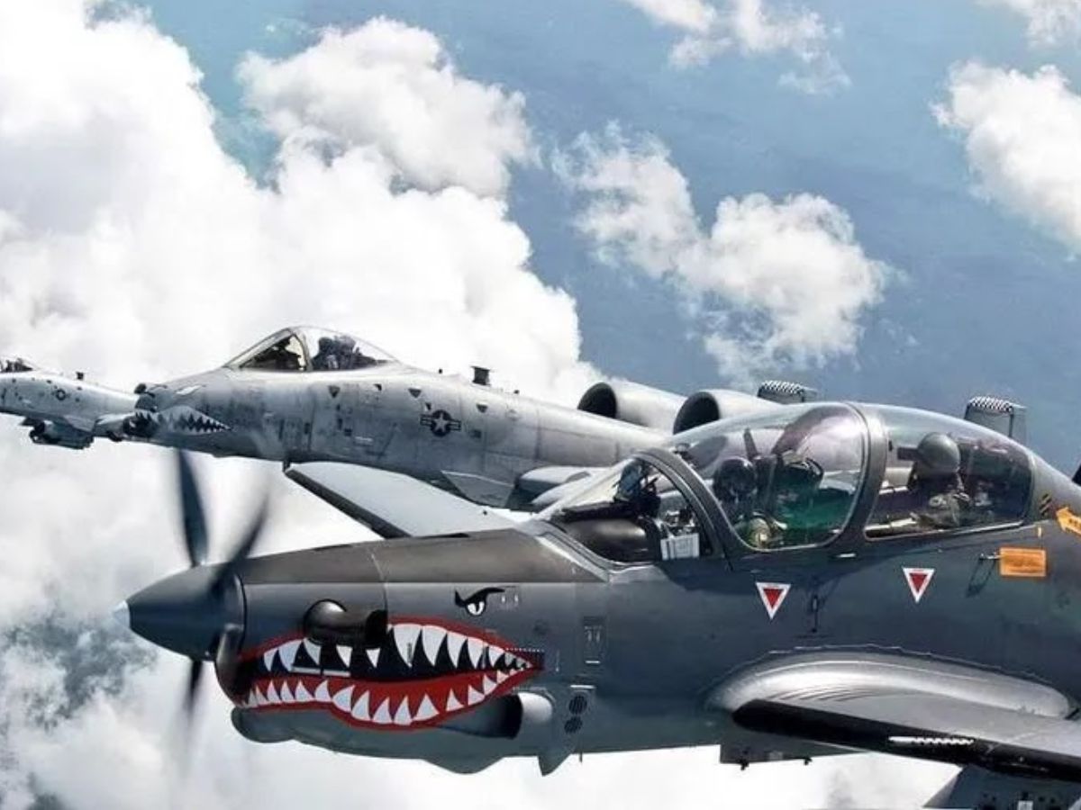 Embraer revoluciona combate aéreo e marítimo com caça super tucano A-29 equipado com novos sensores eletro ópticos e sistemas de guerra anti-submarino