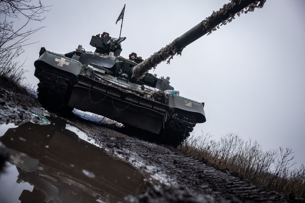 Militares Russos avançam em Donetsk: soldados ucranianos enfrentam tensão crescente em batalhas por Kurakhove e Pokrovsk a leste, sul e sudoeste