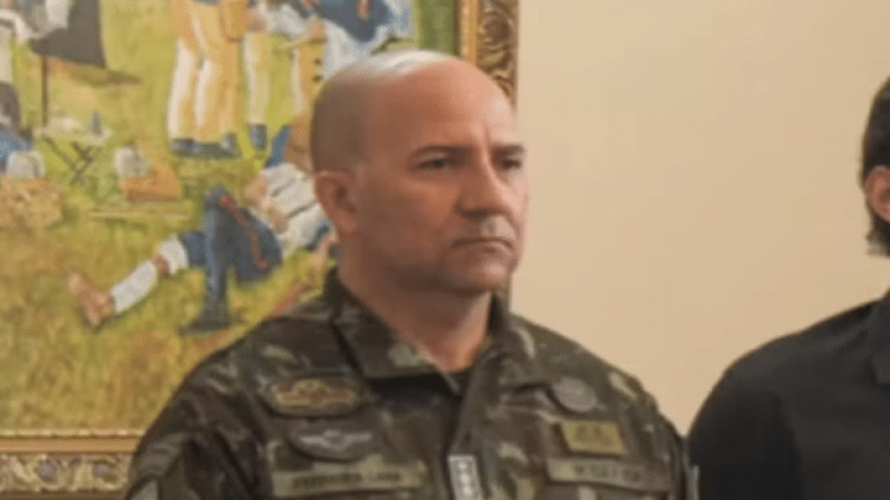 Exército Brasileiro:Tenente-coronel Kid Preto solicita detenção na cidade da esposa militar para suporte emocional e material