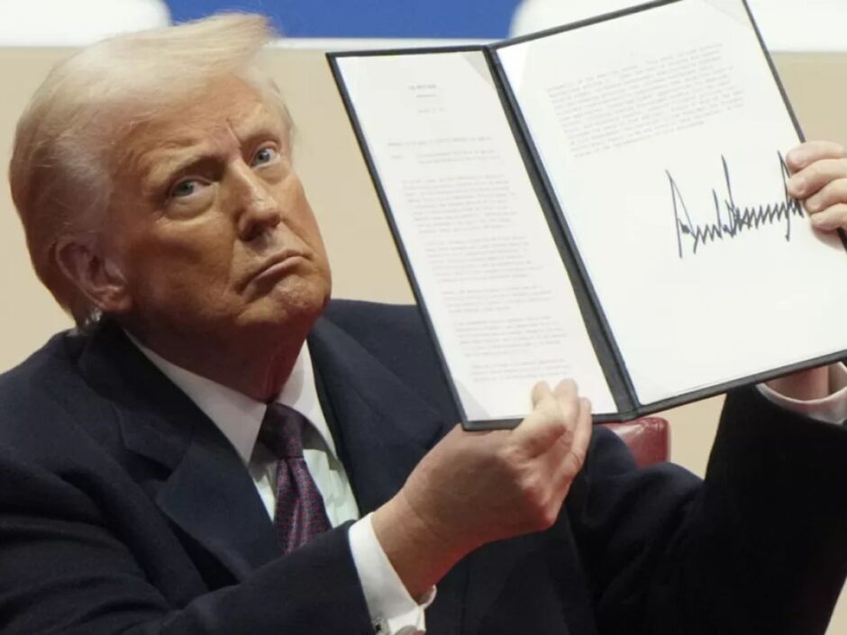 Caçada ideológica nos EUA: Trump é acusado de criar listas de servidores que estão na mira para afastamento em massa e gerar tensão na gestão pública