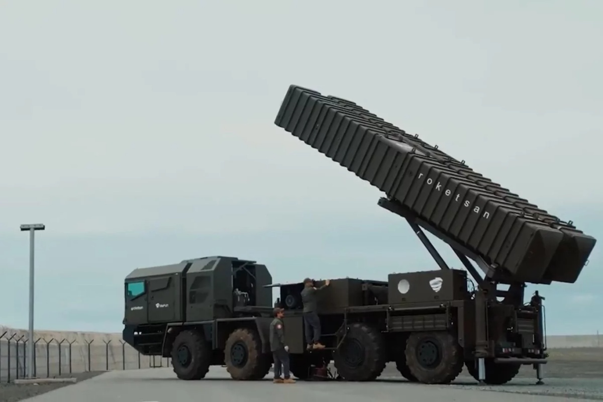 Turquia agora está com o poder nas mãos: o país se torna uma potência impenetrável com o sistema de domo de aço e mísseis de longo alcance capazes de atingir 2.000 km e interceptar futuros alvos a 180 km