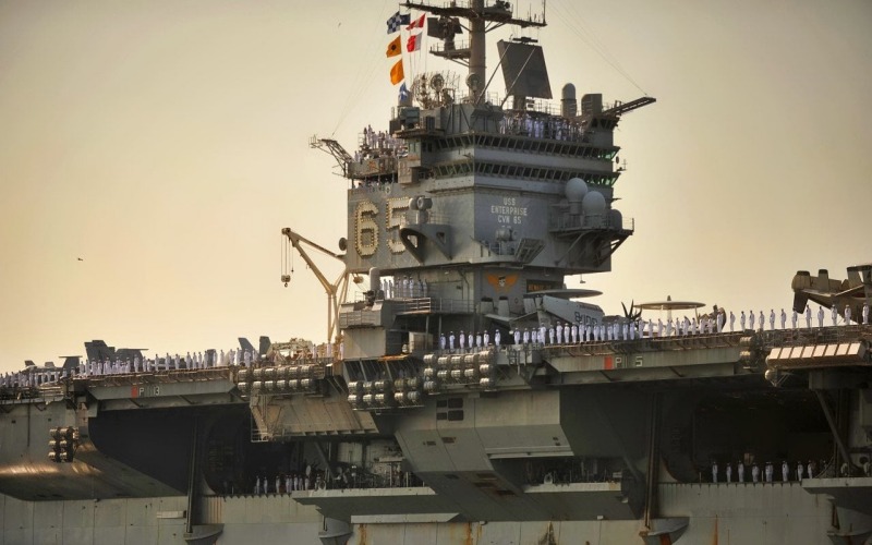 Descubra os motivos que impediram a Marinha dos EUA de transformar o primeiro porta-aviões nuclear do mundo em museu e entenda os desafios técnicos e ambientais que marcaram o futuro do USS Enterprise