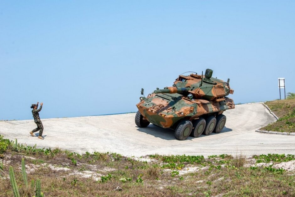 Exército Brasileiro recebeu viaturas blindadas de combate da Alemanha após testes no Centro de Avaliações do Exército (CAEx), no Campo de Provas da Marambaia, no RJ
