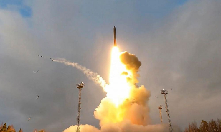 Rússia sobe o tom e ameaça suspender limites nucleares se EUA avançarem com defesa antimísseis, diz embaixador