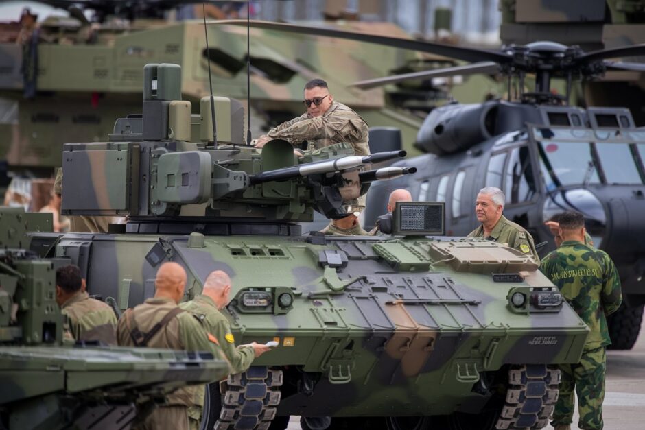 Arsenal do Exército Brasileiro ganha mísseis Javelin e Spike, Blindados Centauro 2, Helicópteros Black Hawk, sistema Atmos e embarcações blindadas para fortalecer defesa e mobilidade em 2025