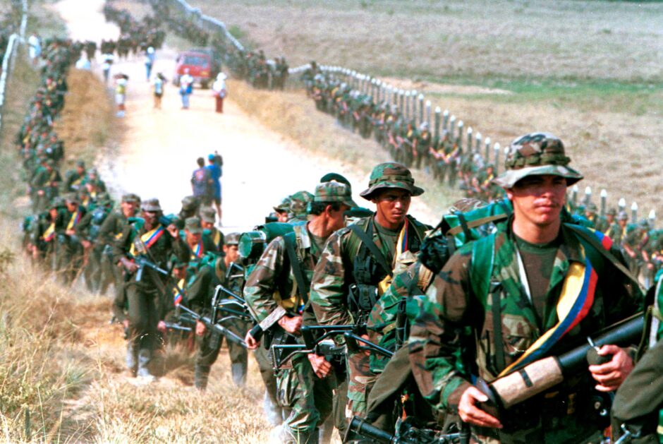 Primeira grande derrota de Maduro! O exército colombiano impõe baixas a guerrilheiros apoiados pela Venezuela, frustrando os planos de expansão regional