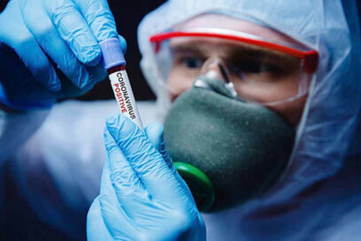 CIA muda posicionamento e passa a apostar na tese de que COVID-19 surgiu após vazamento em laboratório na China