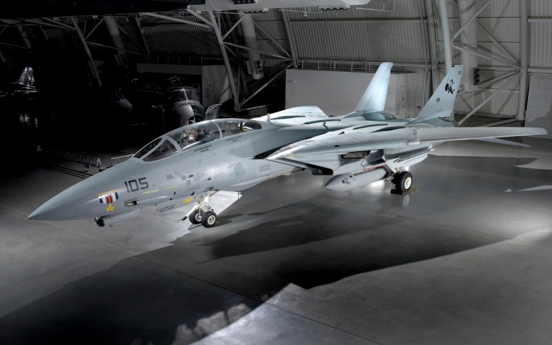 O lendário caça F-14 Tomcat da Marinha que brilhou em Top Gun e revolucionou a aviação militar dos EUA nos porta-aviões