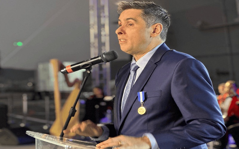 Bilionário nomeado embaixador de comunicação estratégica pela Marinha, para aumentar mentalidade marítima da sociedade, critica constantemente o governo: “Casa da mãe Joana”