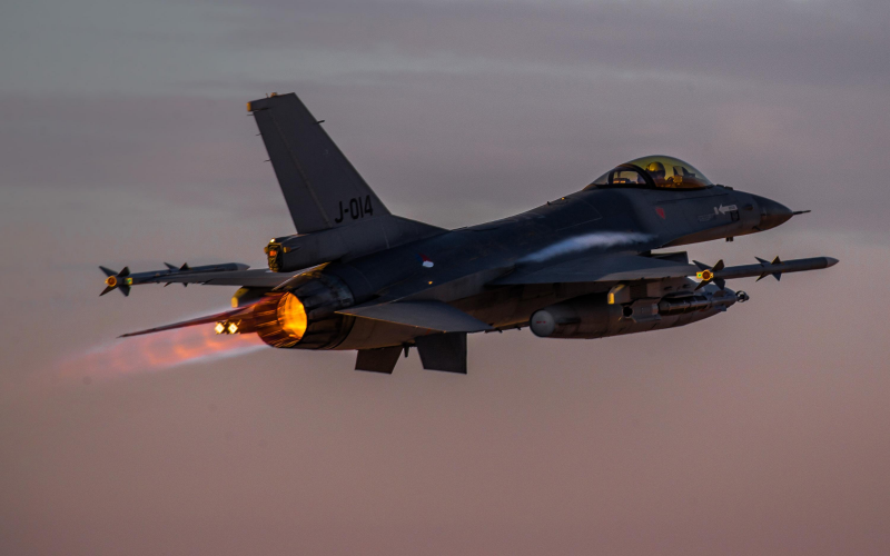 Força Aérea da Ucrânia treina com F-16, mas enfrenta desafios contra a joia da frota militar da Rússia: o SU-35, aeronave equipada com tecnologia de quinta geração