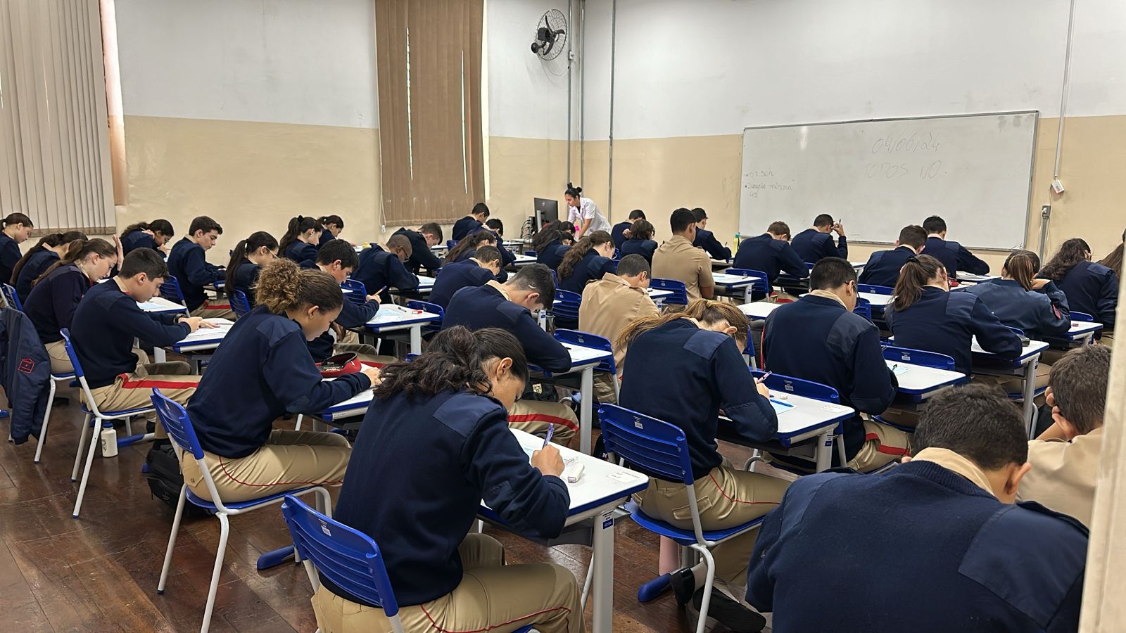 Colégios Militares brilham na Olimpíada Brasileira de Matemática das Escolas Públicas, mas a educação pública ainda enfrenta desafios crônicos