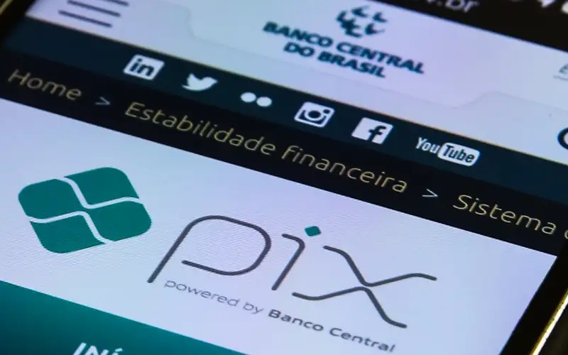 Constituição Federal proíbe cobrança de imposto sobre movimentações financeiras: “Não existe tributação sobre o Pix e nunca vai existir”, assegura Receita