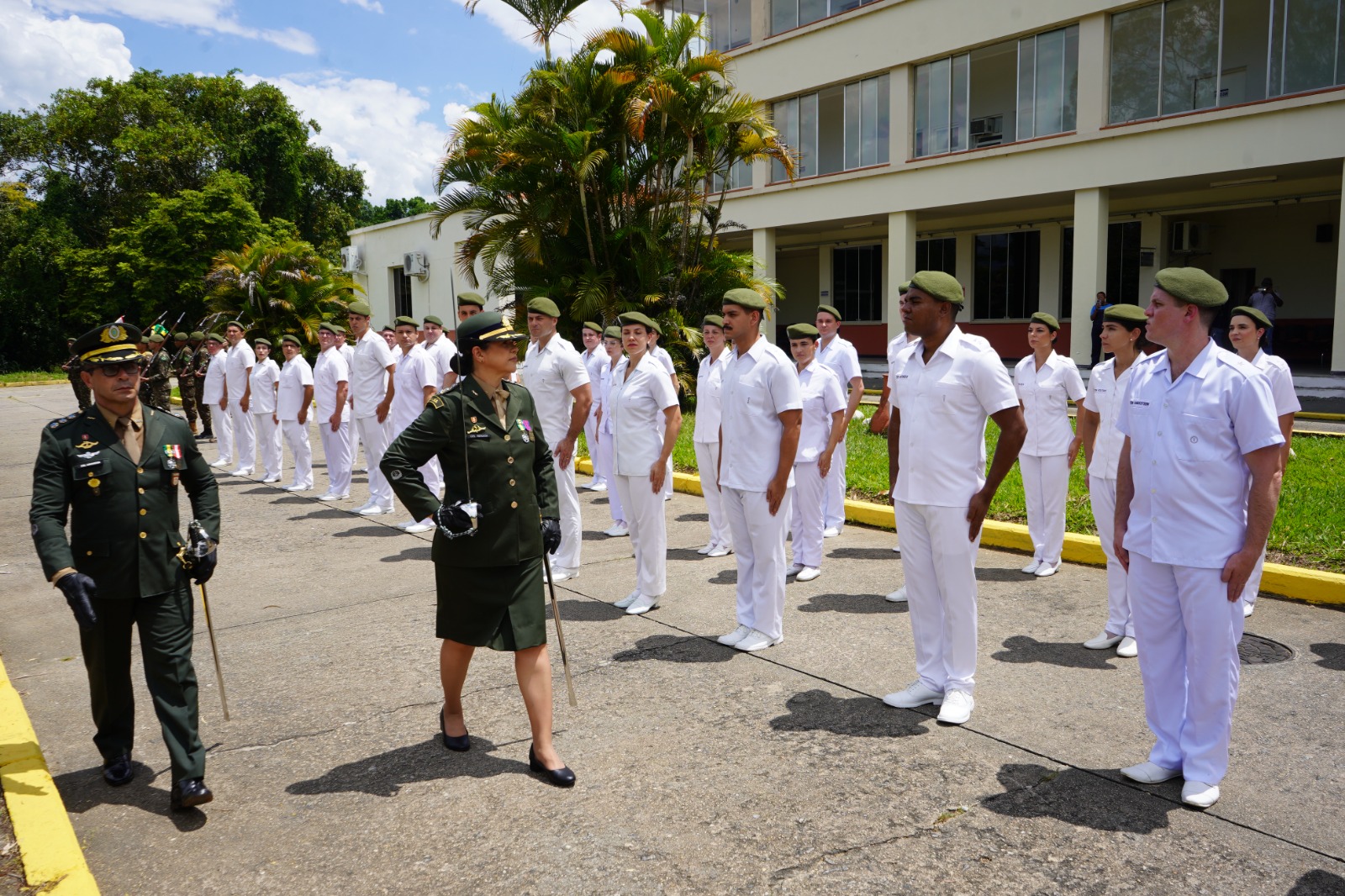A primeira mulher a comandar um Hospital Militar do Exército com mais de 100 mil pacientes