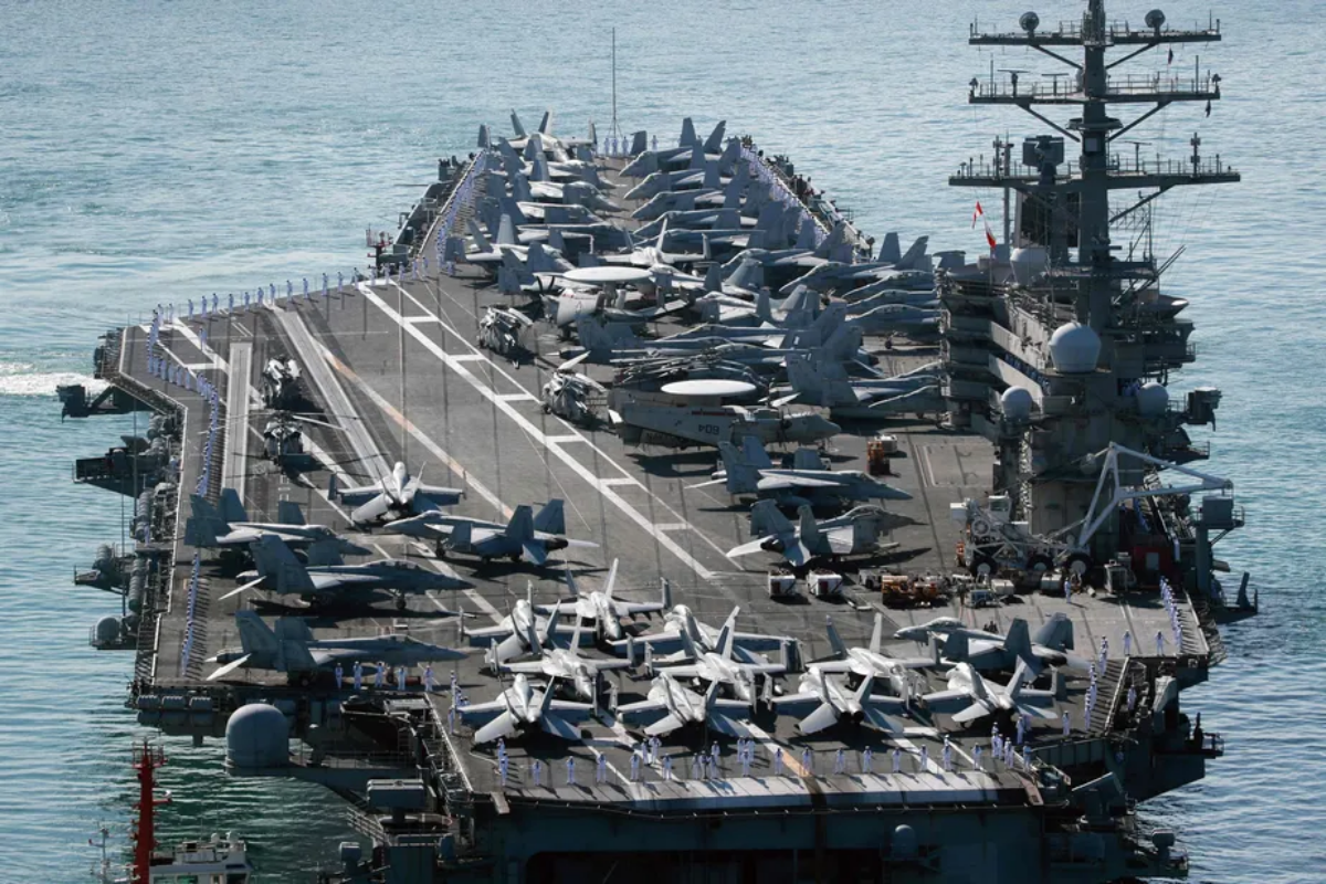 Poderoso USS Gerald Ford, o maior porta-aviões do mundo: joia da Marinha dos EUA é capaz de abrigar quase toda a frota de combate da Força Aérea Brasileira e operar sem reabastecimento por 25 anos