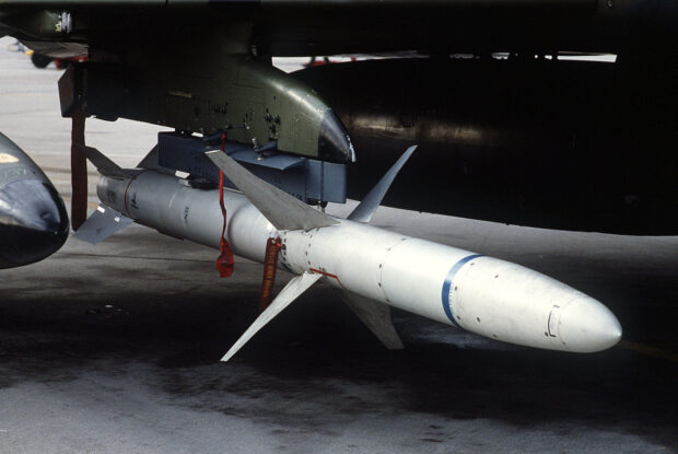 AGM-88 HARM dos EUA: míssil anti-radiação pode destruir radares inimigos.