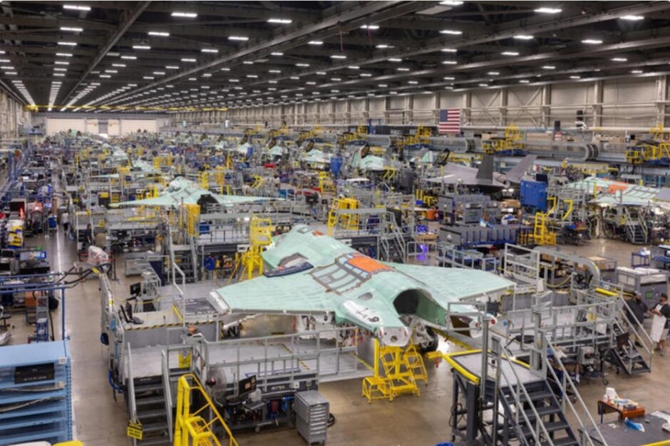 Como a Força Aérea dos EUA fabrica seus caças mais temidos? Conheça a linha de produção do F-35