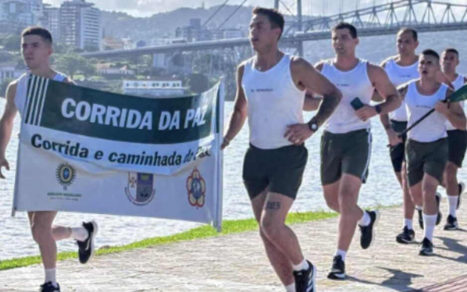 Exército faz corrida pela paz em Florianópolis: força reafirma valores de cooperação e paz por meio do esporte