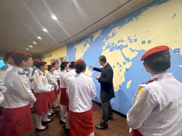 Futuro da Diplomacia? Alunos de colégios militares do Brasil brilham em conferência da ONU nos EUA.