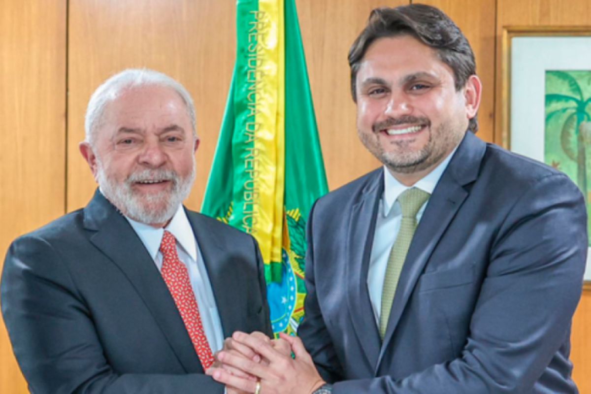 Dinheiro público no ar? Ministro pega carona na FAB para curtir as férias enquanto brasileiros pagam a conta!