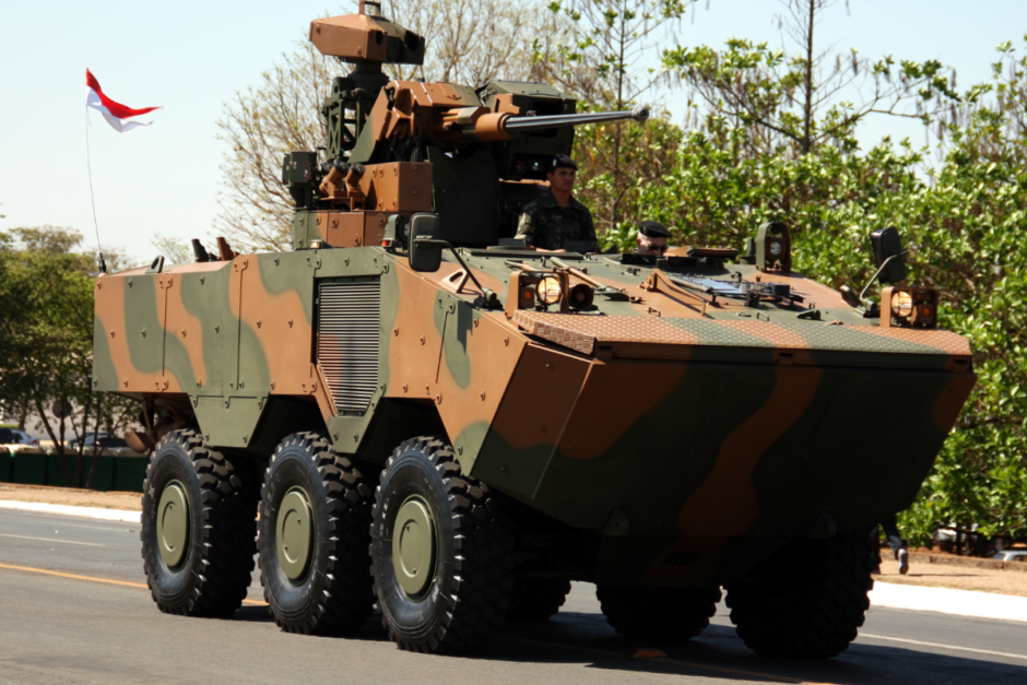 Em um contrato de milhões de dólares, os blindados Guarani e Guaicurus do Exército Brasileiro receberão metralhadoras M2HB QCB com alcance de 1.850 metros e cadência de até 650 disparos por minuto