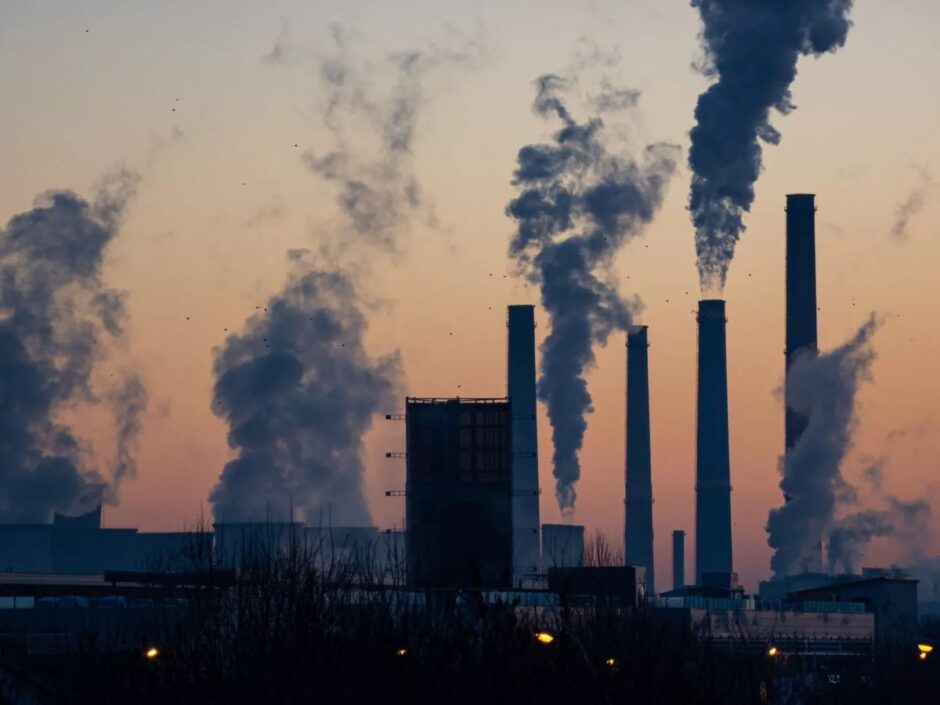 Brasil discute estratégias na organização marítima para reduzir gases de efeito estufa no transporte marítimo e alerta para riscos econômicos e impactos no comércio global