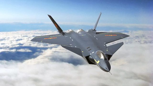 China vs. Rússia nos céus! O J-20 aposta na furtividade extrema, enquanto o Su-57 prioriza a manobrabilidade letal. Qual é a melhor escolha para o combate moderno? Conheça os segredos dessas máquinas de guerra!