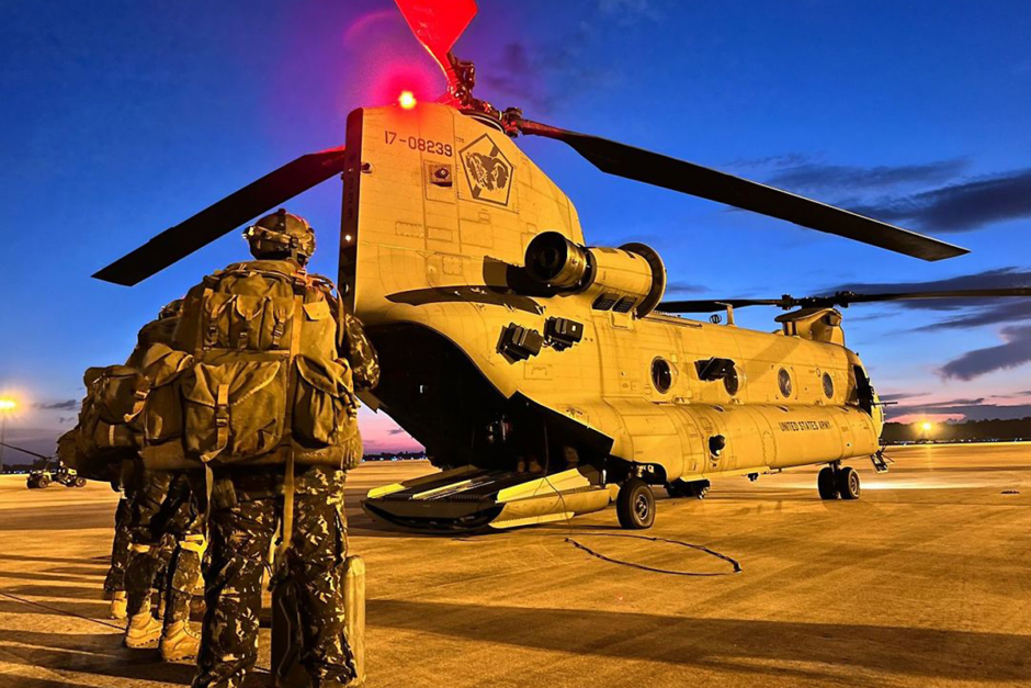 Japão eleva sua capacidade de defesa com 17 helicópteros Boeing CH-47 Block II, fortalecendo sua capacidade militar e moldando o futuro da aviação