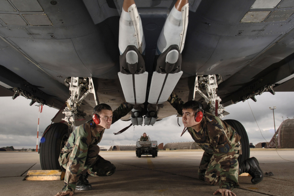 Venda de US$ 7,4 bilhões em armamentos fortalece Israel: EUA aprovam envio de bombas e mísseis para fortalecer a defesa da Força Aérea Israelense