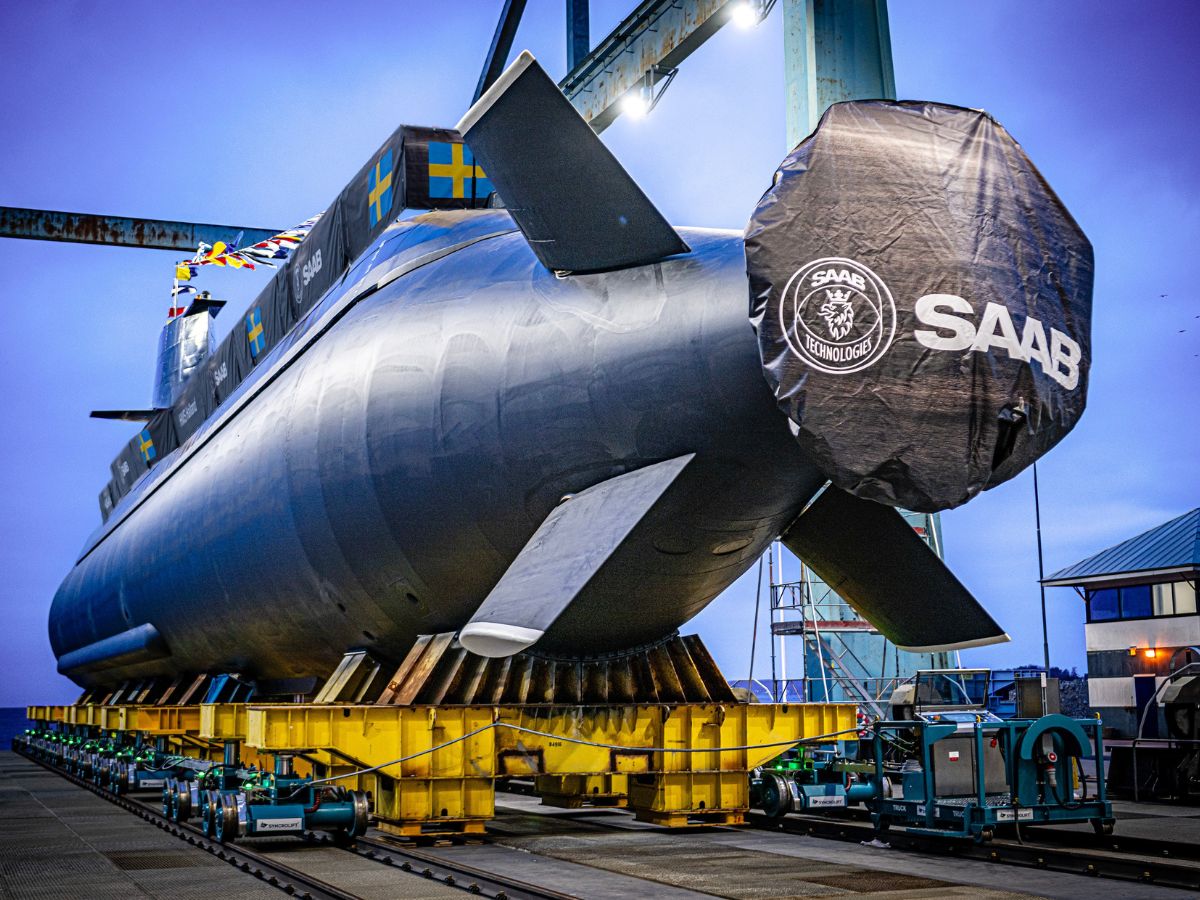 SAAB surpreende e relança submarino HMS Halland após atualização de meia-vida com tecnologia de ponta para fortalecer defesa militar estratégica e vigilância no mar báltico por décadas