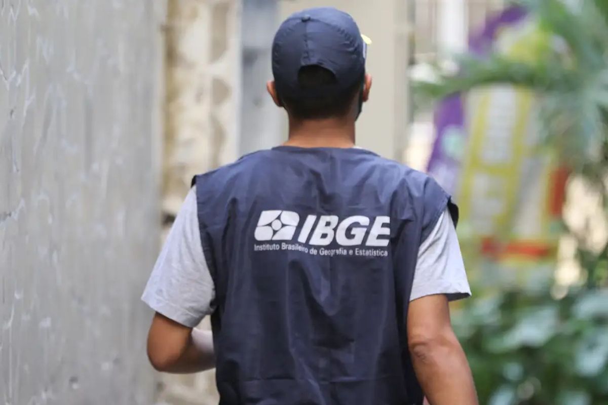 IBGE abre 9.580 vagas para TEMPORÁRIOS em todo país! Apenas nível médio com salário de quase R$ 5 mil por mês