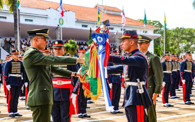 Conquista histórica no Exército Brasileiro: de soldado da AMAN a sargento da ESA com superação, determinação e honra