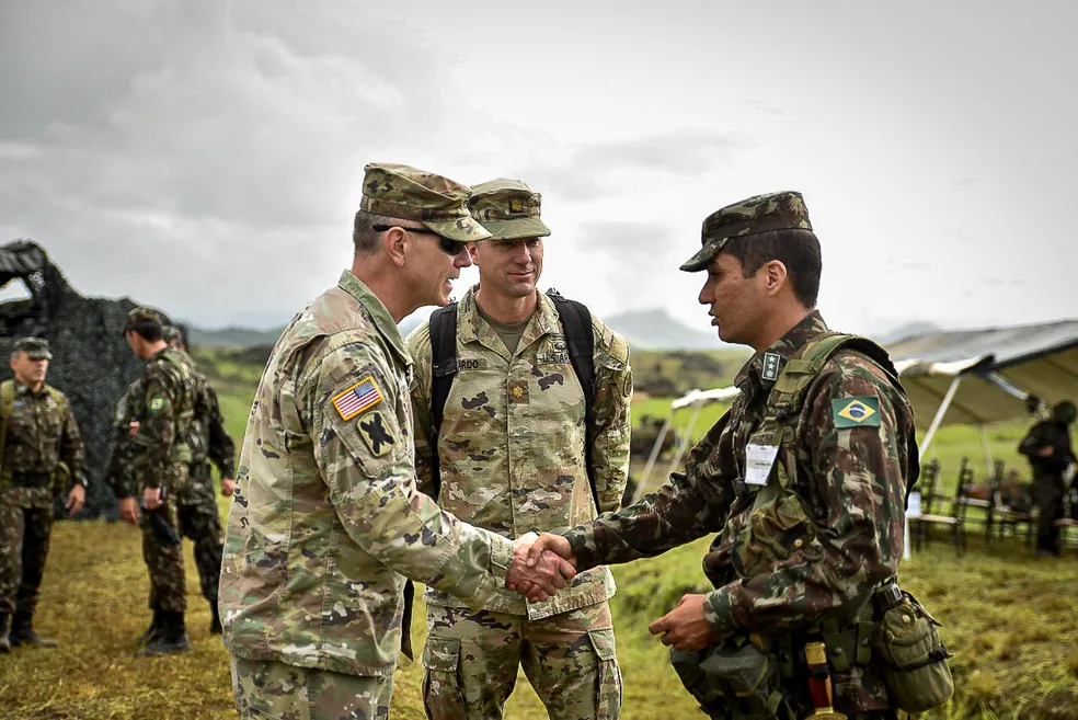 Brasil e EUA se preparam para o combate! Força Aérea, Exército e Marinha intensificam cooperação militar com exercícios conjuntos e táticas avançadas