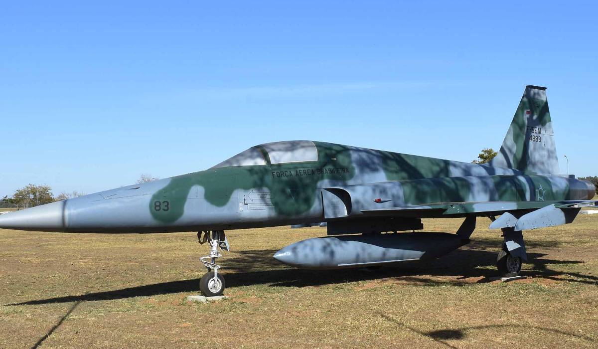 Especialista critica “precariedade militar” do Brasil e América do Sul e dependência dos EUA, Rússia e China: “Nem mesmo no básico os países mais militarizados da região contam com autonomia”