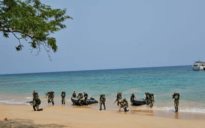Marinha do Brasil treina Fuzileiros Navais africanos e fortalece a defesa de São Tomé e Príncipe