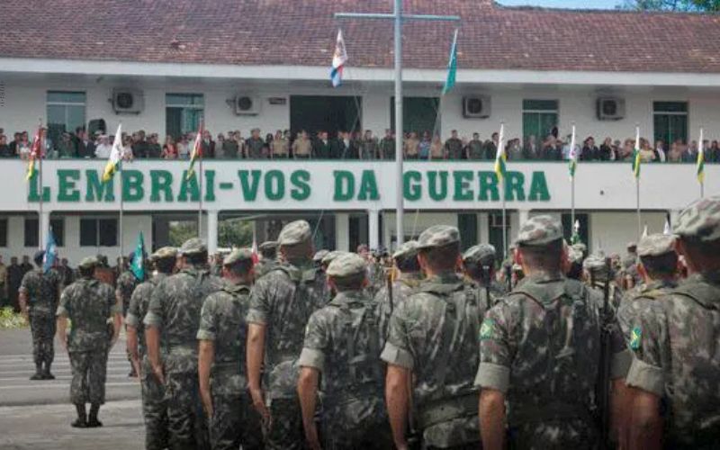 Exército e Defesa Nacional convocados para barrar contrato secreto firmado por Lula que cede para administrar serviços 14% do território brasileiro à empresa ligada ao Fórum Econômico Mundial