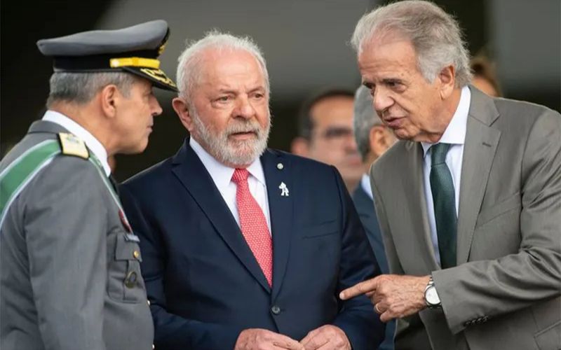 Lula altera regras sobre as Cartas Patentes dos oficiais das Forças Armadas em novo decreto