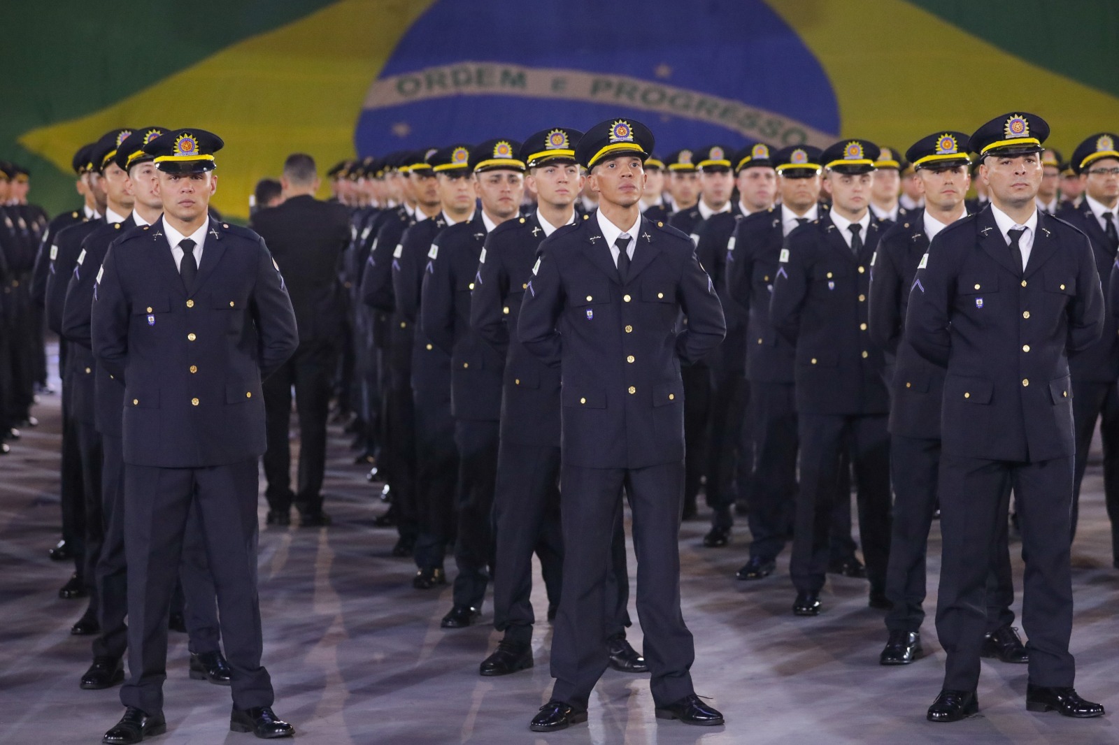 Com salário de R$ 17 mil, Polícia Militar abre seleção com quase 150 vagas! Veja quem pode participar