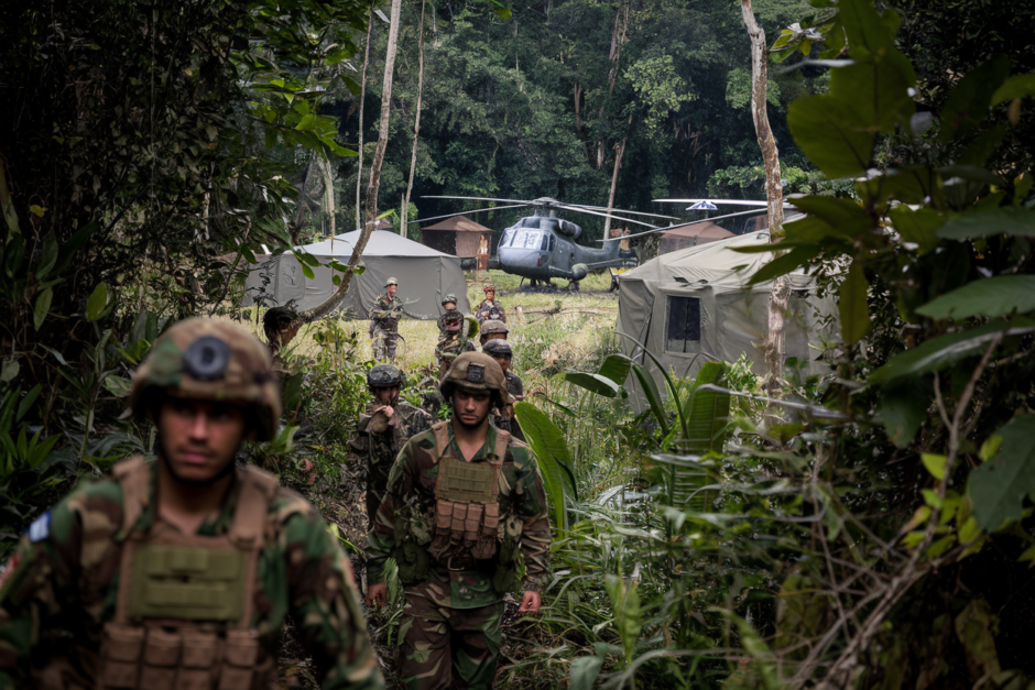 A crise na fronteira entre Venezuela e Colômbia se agrava, e o Exército Brasileiro age! Para conter o avanço de facções e traficantes na Amazônia, uma nova base militar será inaugurada