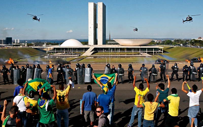 PL 1182/2025 cria golpe de Estado “privilegiado” e criminoso “sob influência de multidão” — A luz no fim do túnel para os condenados do 8 de janeiro