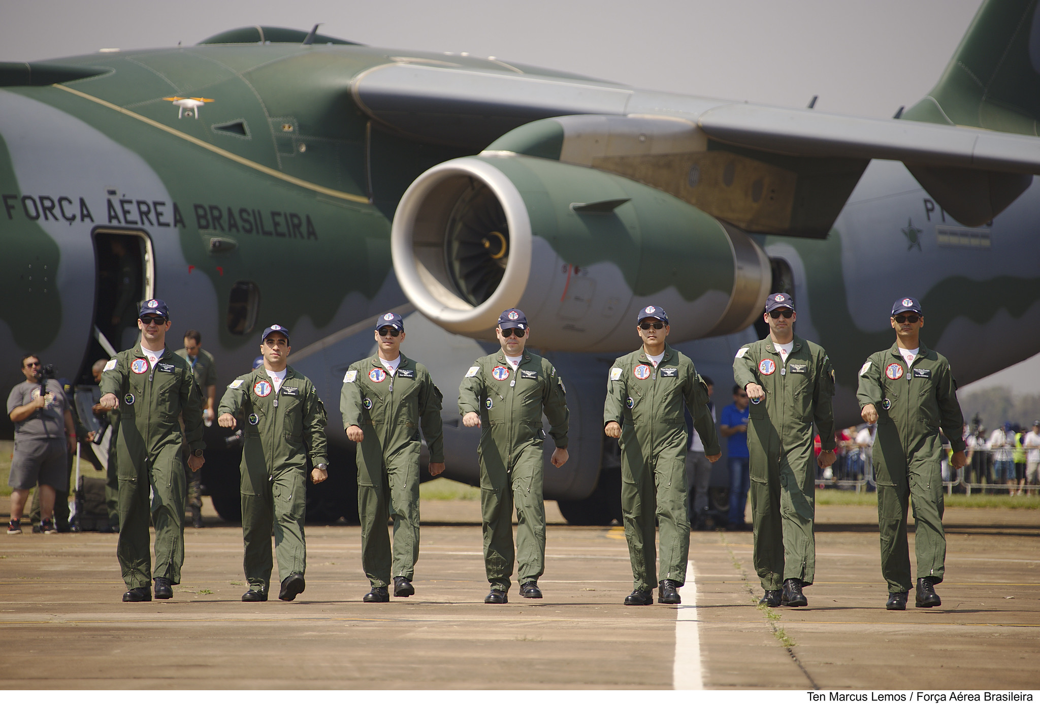 Fabricante brasileira Embraer entra na mira das potências globais e KC-390 vira estrela em meio à crise entre Europa, Rússia e EUA após pacote bilionário da OTAN e envio de míssil brasileiro à marinha francesa