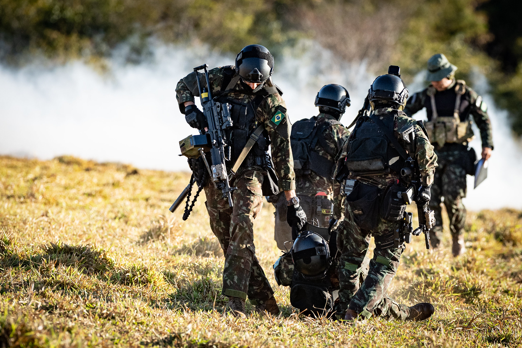 País na América do Norte tem mais soldados, mas perde em quase tudo: Brasil se consolida como maior potência militar da região com Forças Armadas mais modernas, maior orçamento e poder de fogo superior
